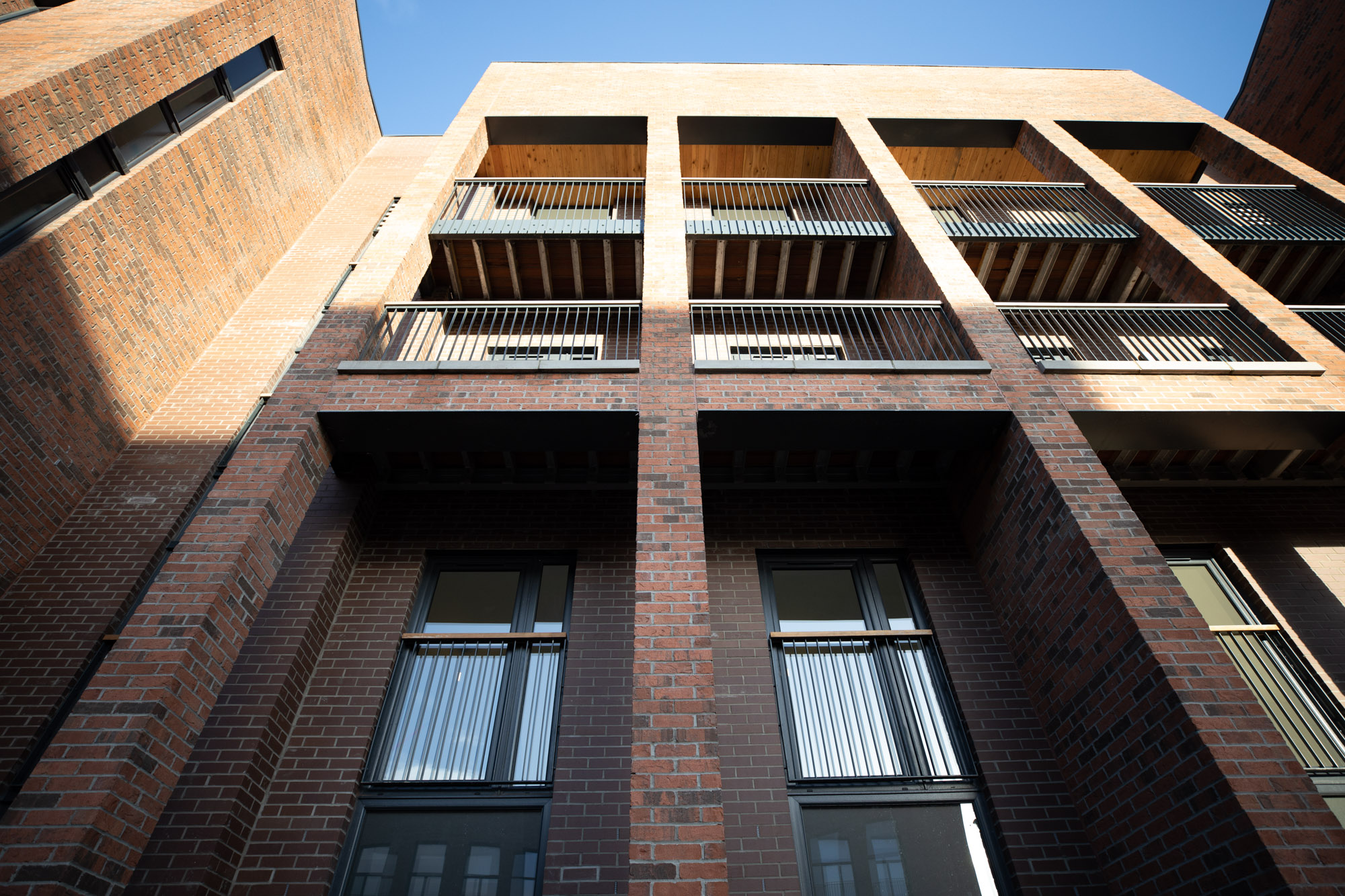 new builds glasgow featuring apartment balcony 