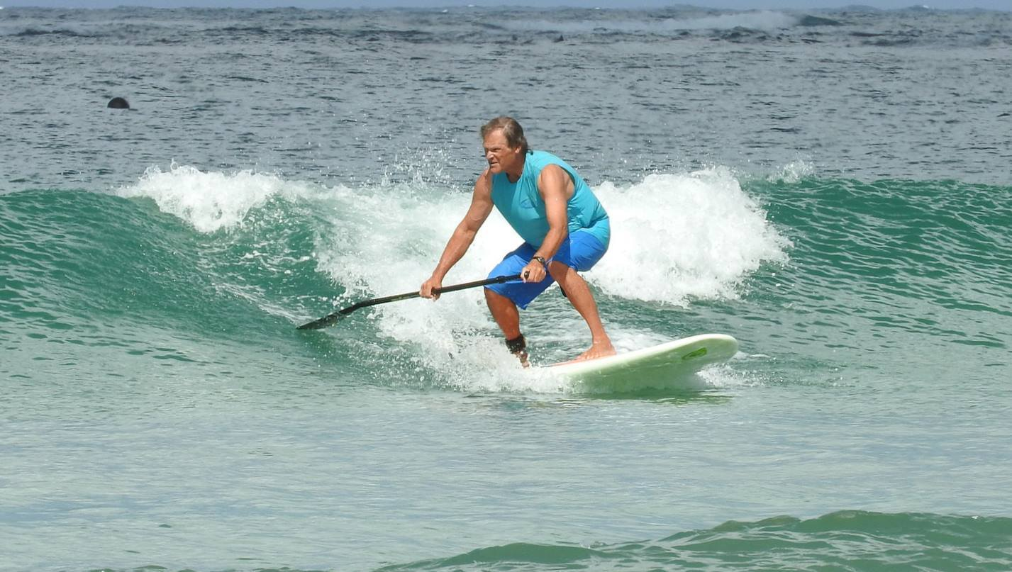 inflatable stand up paddle board surfing