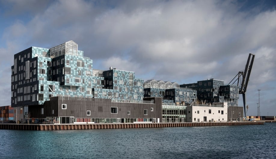 Edificios con paneles solares en el mundo