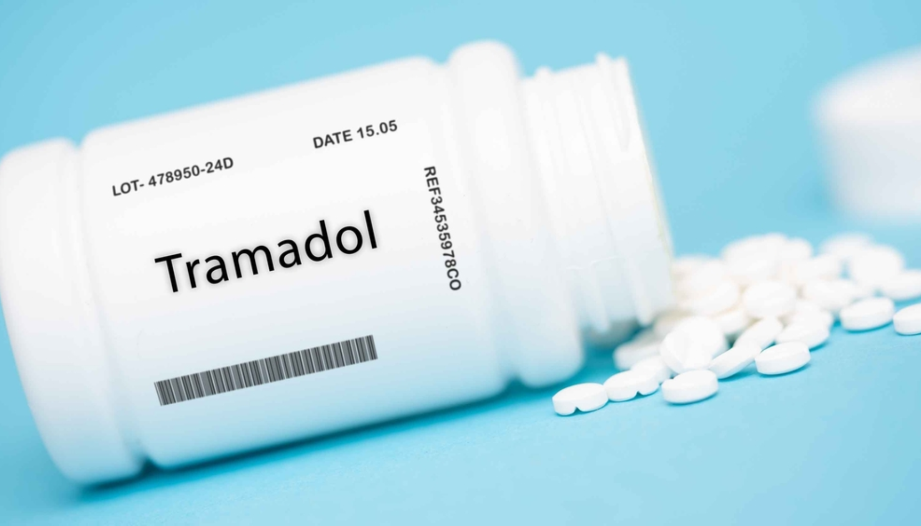 Hvitt tramadoglass ligger på siden mens mange små hvite tabletter har rent ut på blått underlag frem. tramadol tramadol actavis 50 mg serotonergt syndrom sterke smerter gir tilstrekkelig effekt mao hemmere bruk av tramadol tramagetic od nobligan retard 100 mg tramagetic retard sjeldne tilfeller samtidig bruk andre opioider hos eldre brukes med forsiktighet alvorlige bivirkninger tramadol bør smertestillende effekt andre bruk ssri snri reseptbelagt legemiddel bør legemidler brukes dersom retard under bivirkninger kramper smerter behandling nobligan avhengighet kapsler smertestillende kvalme hos opioider effekt dose lege føre barn dosen bruke harde forgiftning inntak samtidig timer symptomer tar gir risiko tid vanlige doser pasienter alvorlige smertelindring alkohol derfor legemiddel vanligvis effekten tilfeller økt risikoen brukt kombinasjon spesielt avhengig mer graviditet angst apotek informasjon depottabletter