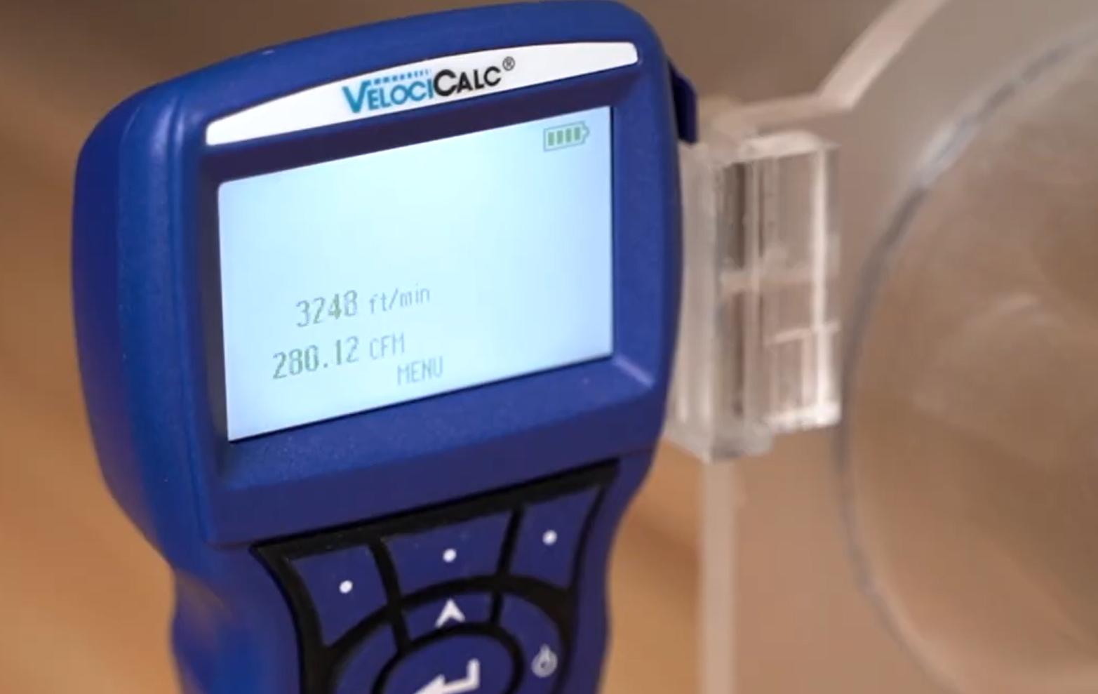 air flow meter measuring the wind speed of the Zarimi cordless blower
