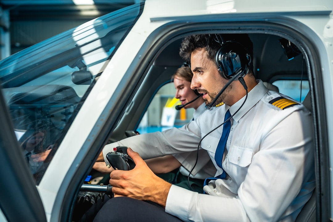 flight student simulator training session