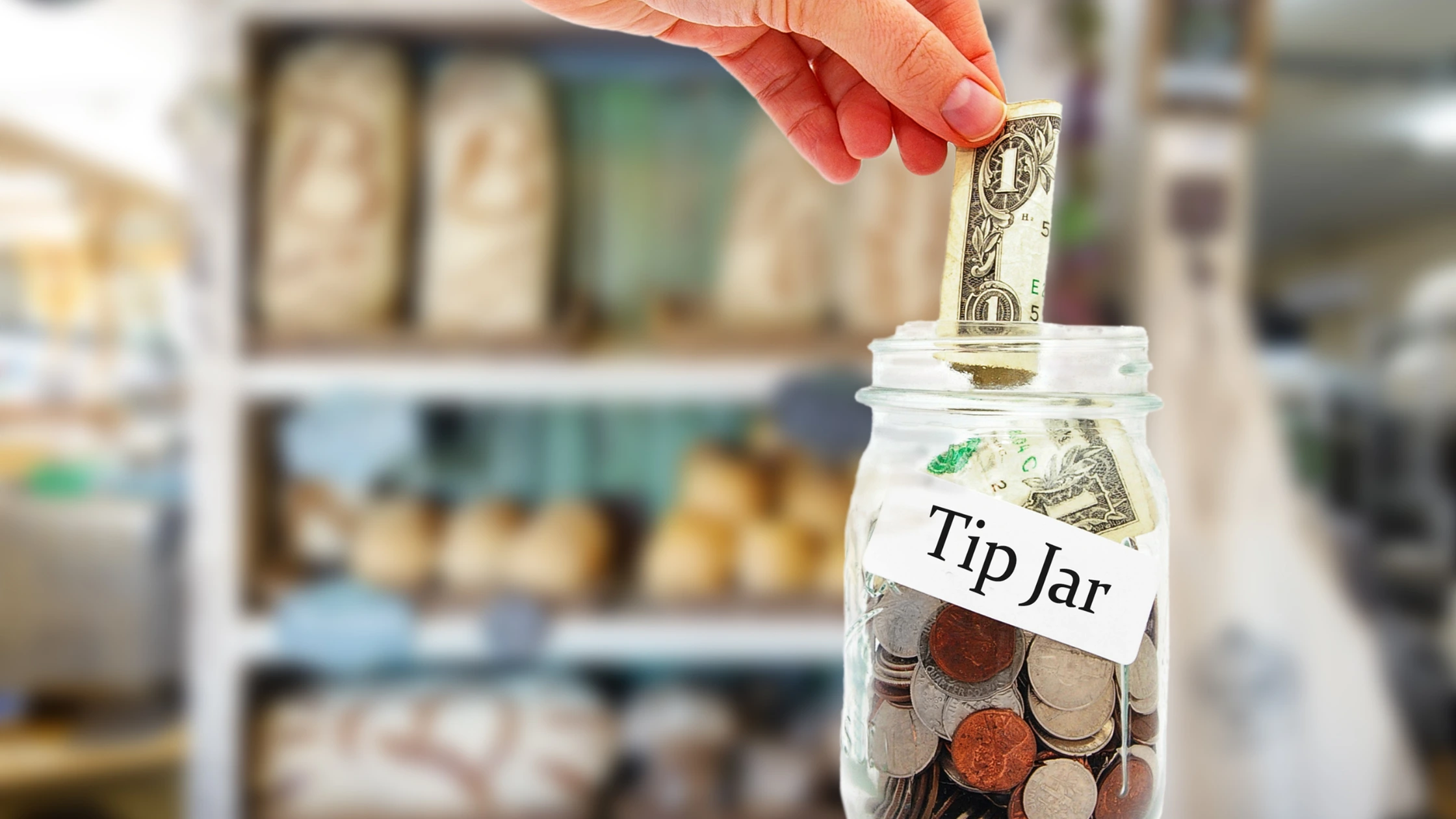 Creating a Restaurant Tip Policy for Employees: What to Consider