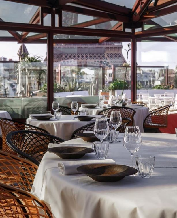 most romantic restaurants in paris dining room