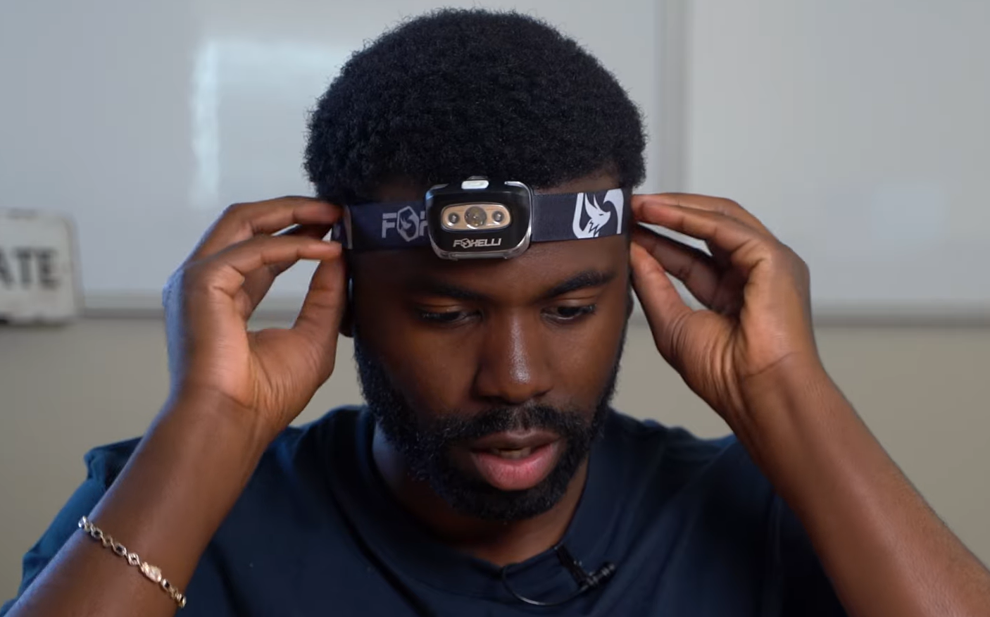 adjustable head strap