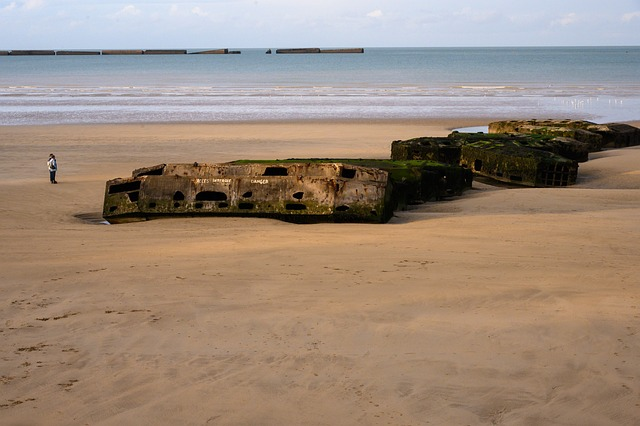Shore excursion to beach of Normandy - Arromanches