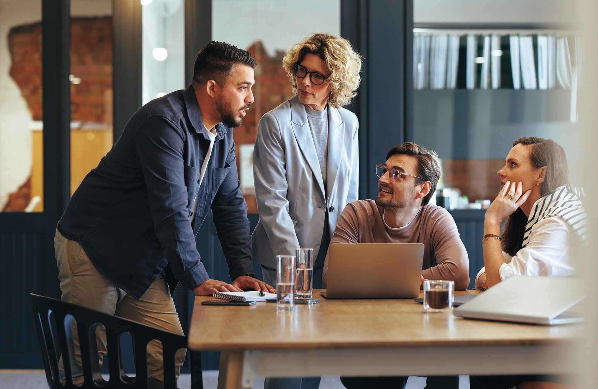 Discussion between insurance brokers