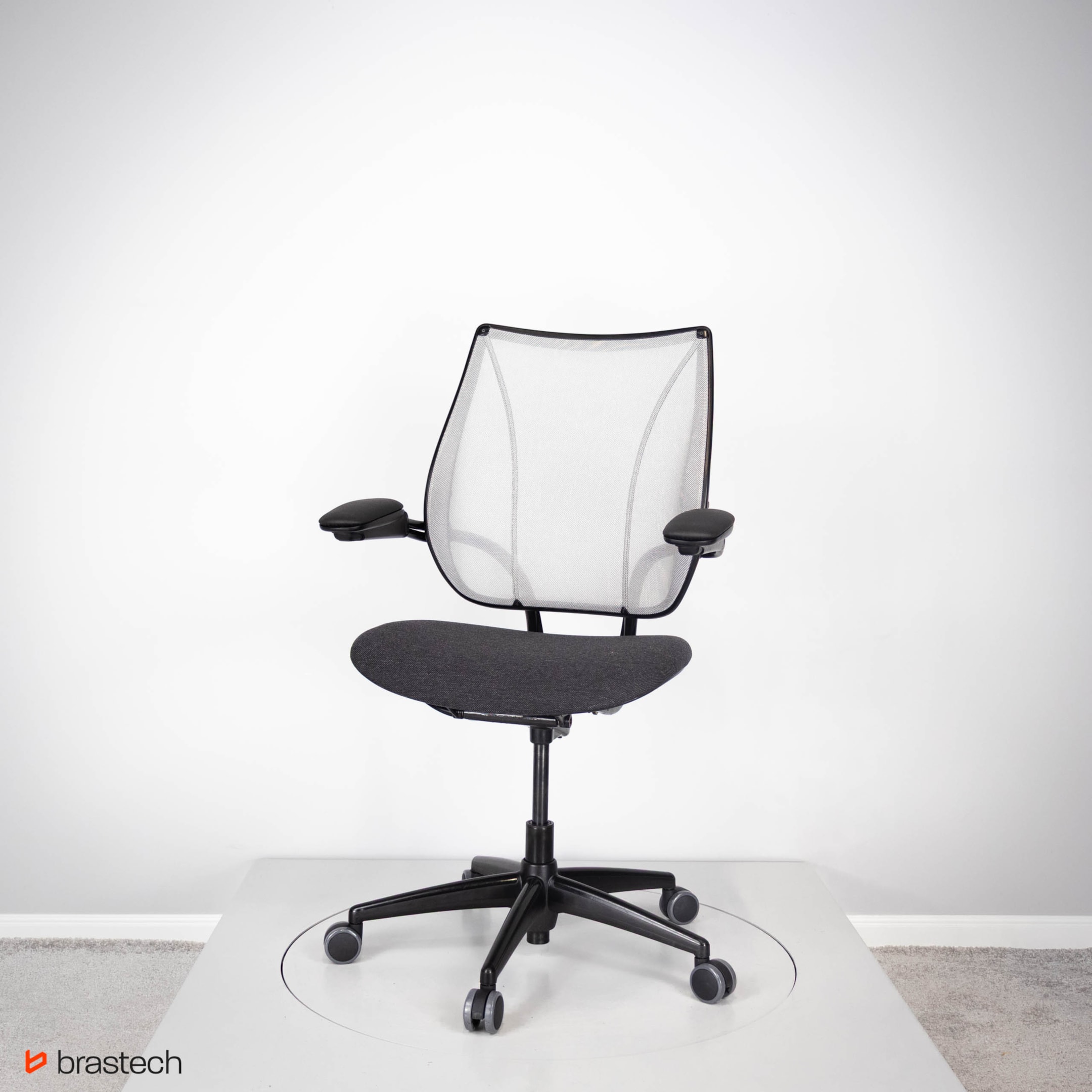 Fotel ergonomiczny ranking 2025 – który fotel ergonomiczny wybrać do pracy? 6 Humanscale Liberty. Źródło: Brastech