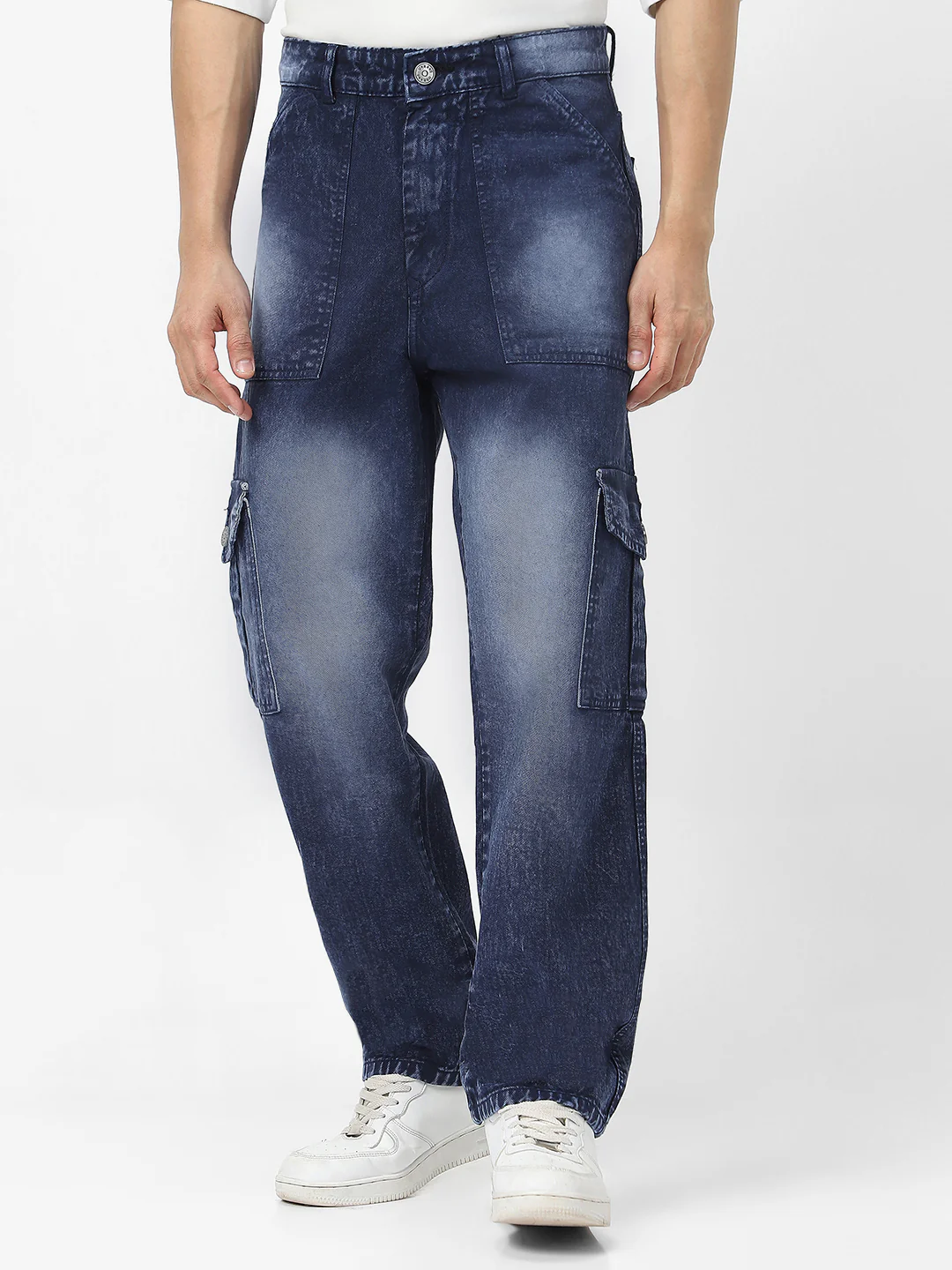 Loose-fit Jeans: The Laid-Back Style Statement That Gets You Noticed