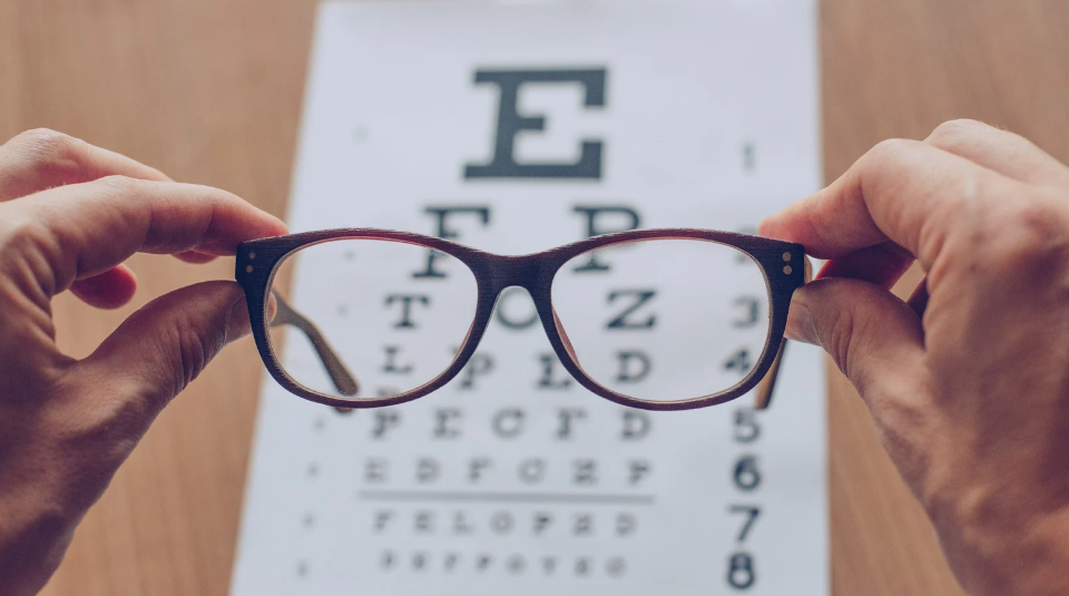 What Causes Bad Eyesight at a Young Age? 
