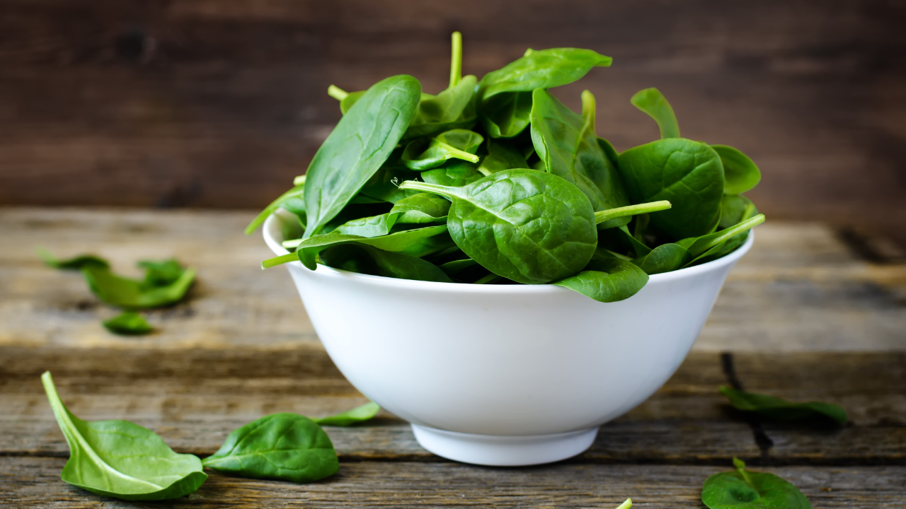 Spinach to improve vaginal dryness