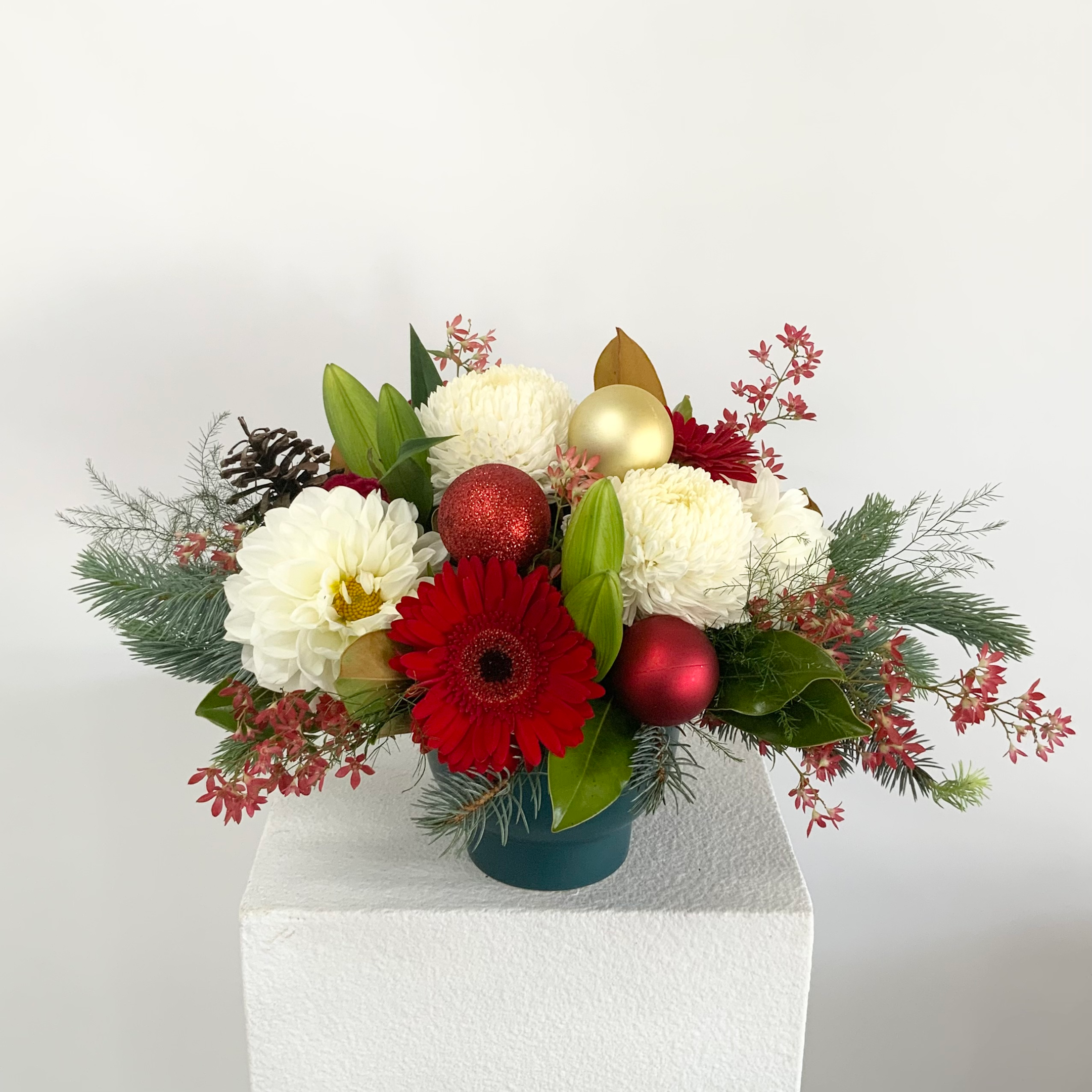 A corporate Christmas decoration with fresh flowers