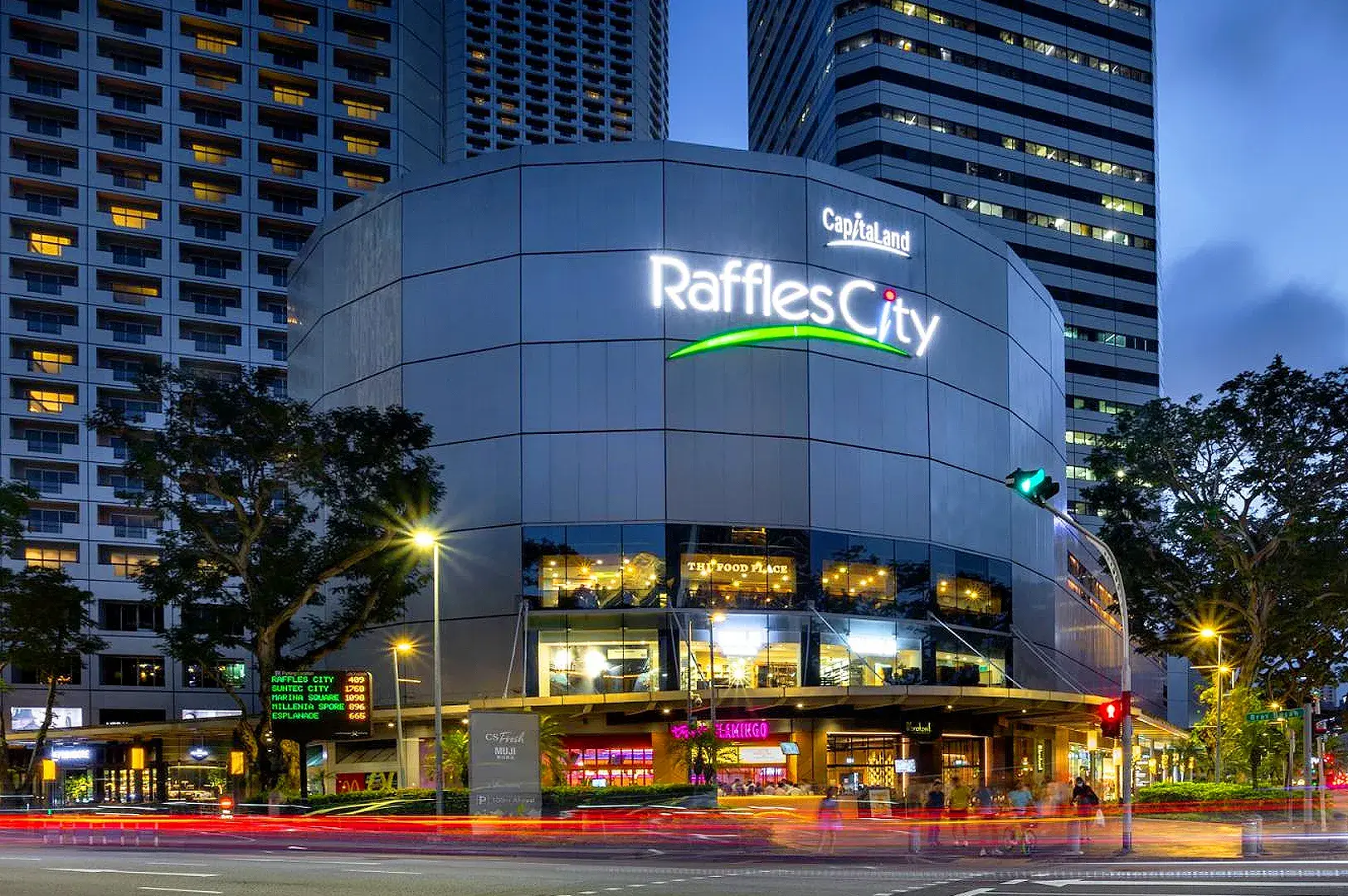 Raffles City Singapore at Raffles Place, a popular CBD destination for restaurants, cafes, and business district dining.