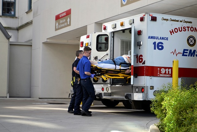 first responders, ambulance, emergency room