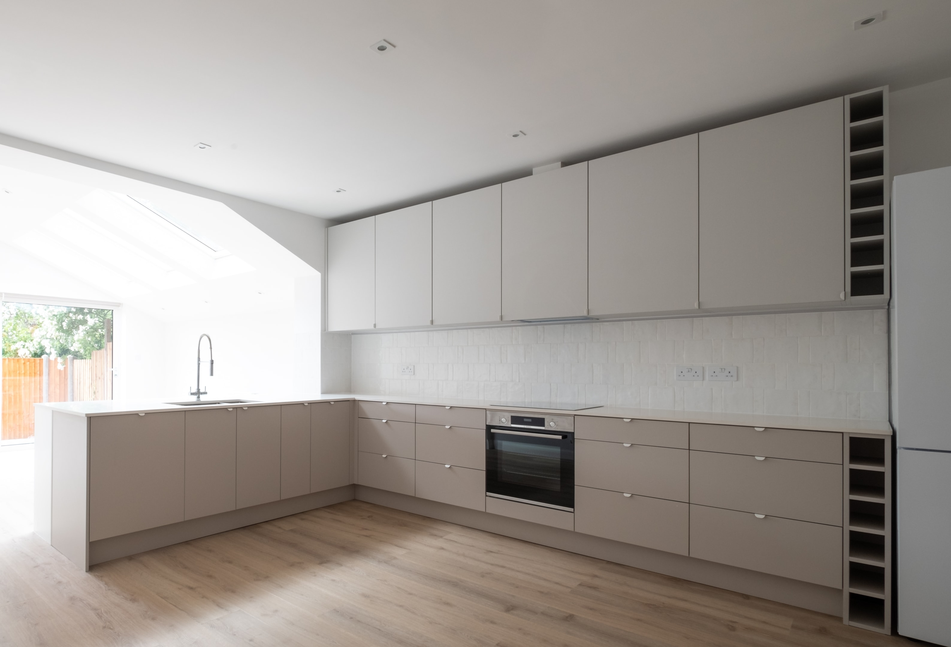 Cashmere and grey kitchen