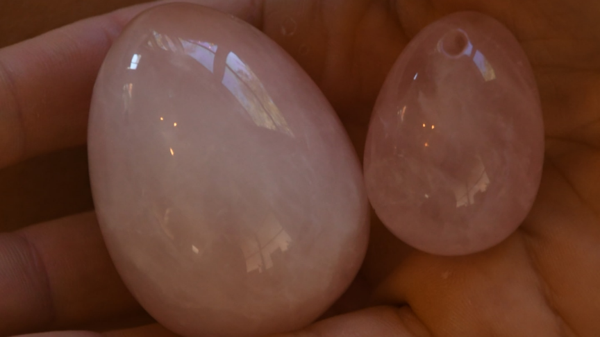 rose quartz yoni egg