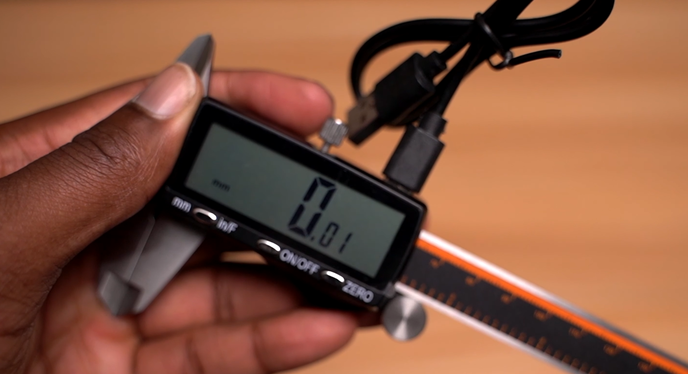 Hardell rechargeable caliper with a type C charging interface
