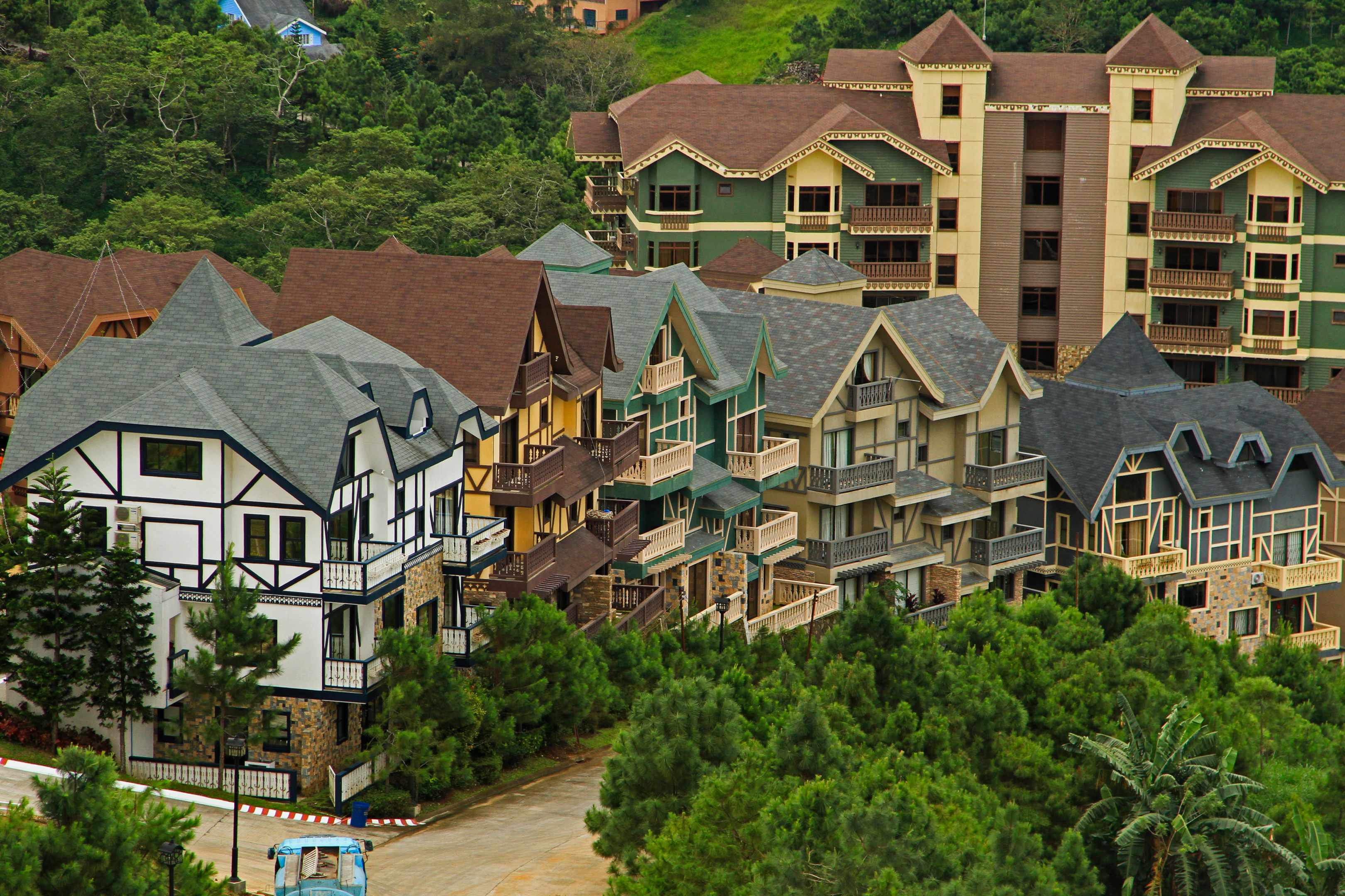 Swiss chalets with balcony bedroom within Crosswinds Tagaytay