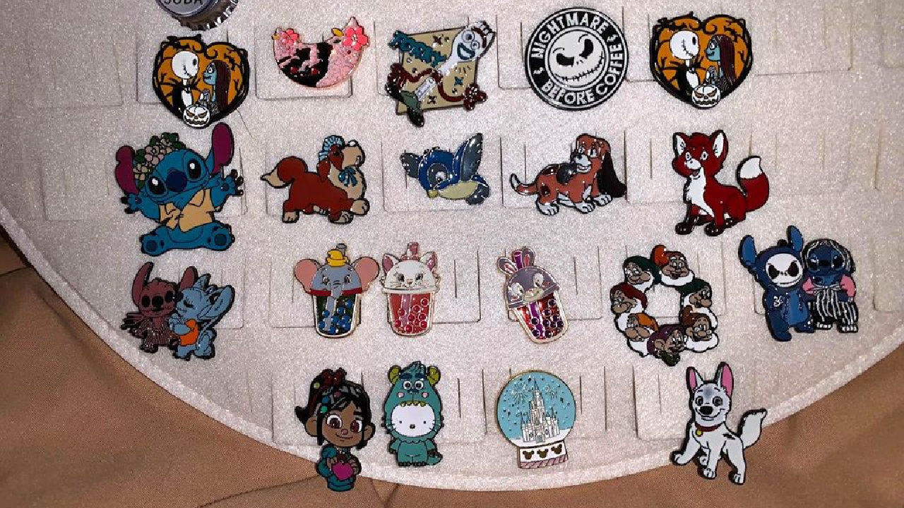 Guide to Disney Pin Trading, Fakes, and Scrappers (2024)  Disney pins  trading, Disney trading pins, Disney pin display