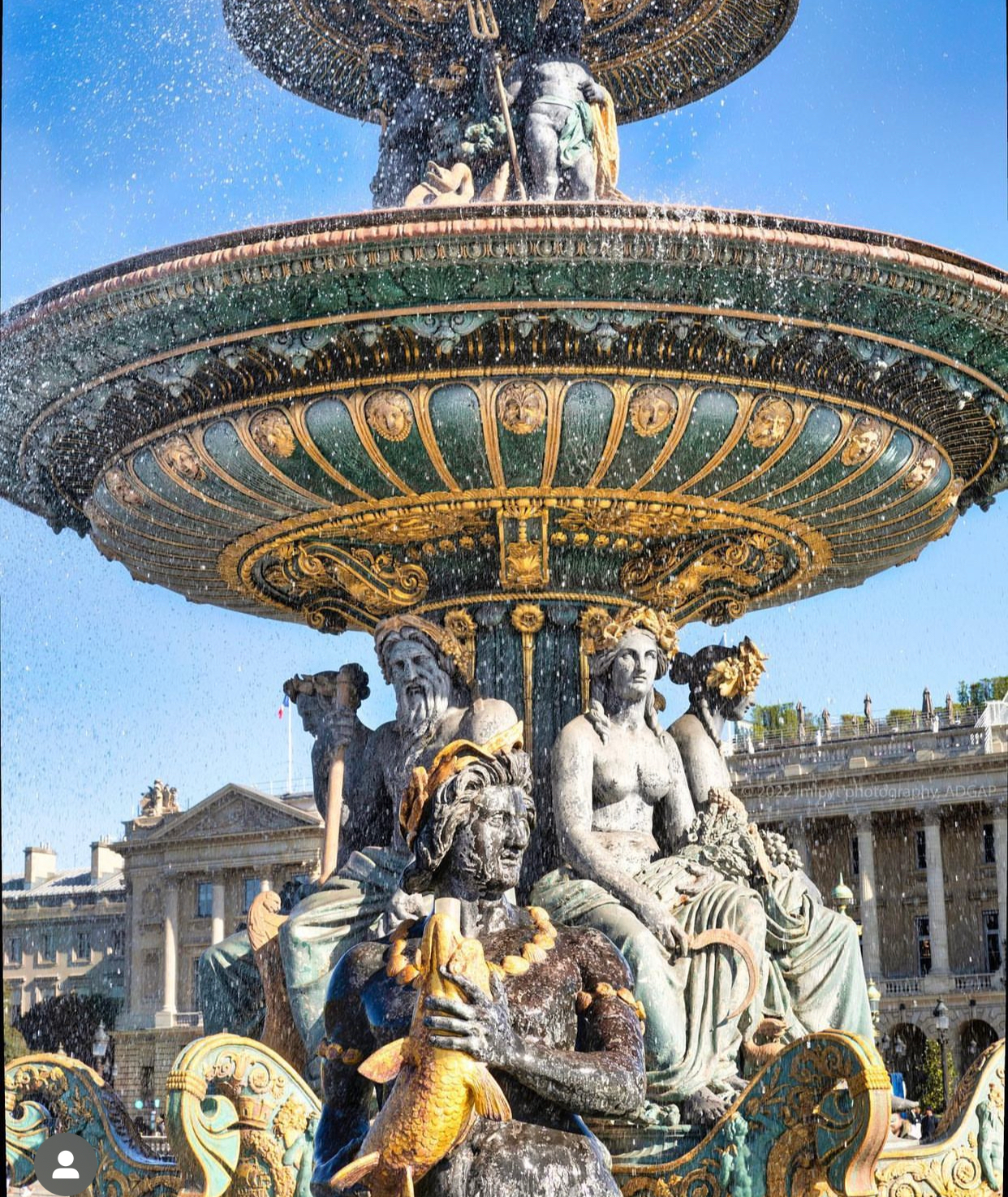 place de la concorde fountain in paris