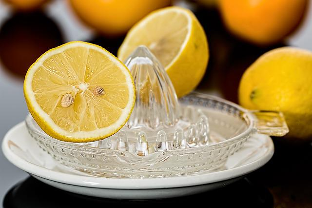 lemon squeezer, lemon juice, citrus