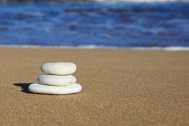 rocks, cairn, balance, rock balancing, stone balancing, rock stacking, stone stacking, stone pile, stone stack, stones, beach, coast, shore, seashore, coastline, nature, sand, stacked