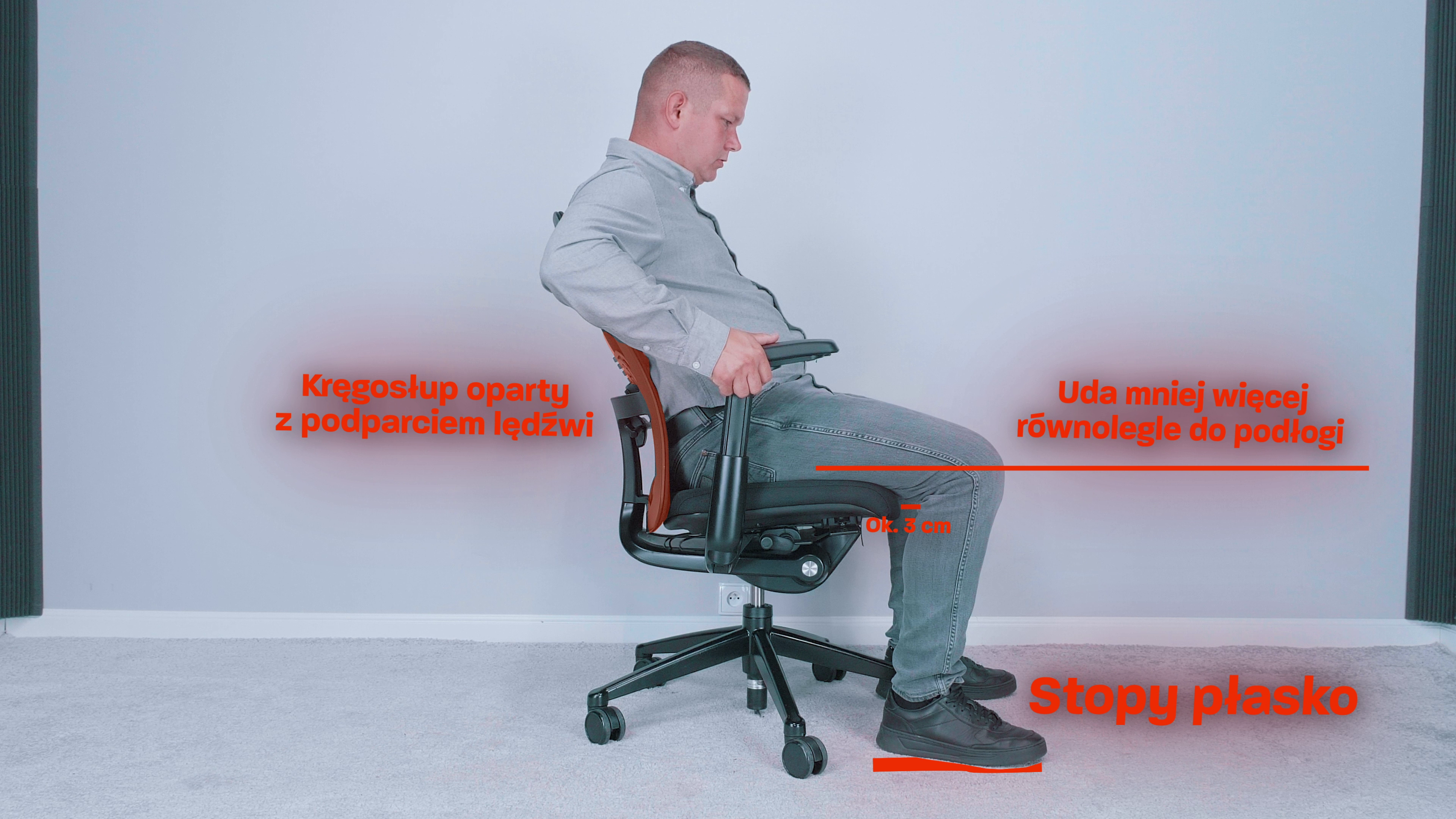 Fotel dla wysokiej osoby – jak dobrać fotel biurowy, który naprawdę zadba o Twój komfort i kręgosłup 2 Prawidłowe ustawienie fotela biurowego. Źródło: Brastech