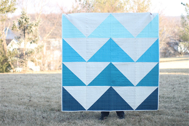 Big Geese finished big block quilt, an HST quilt pattern.