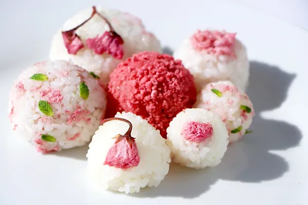 Sakura Onigiri