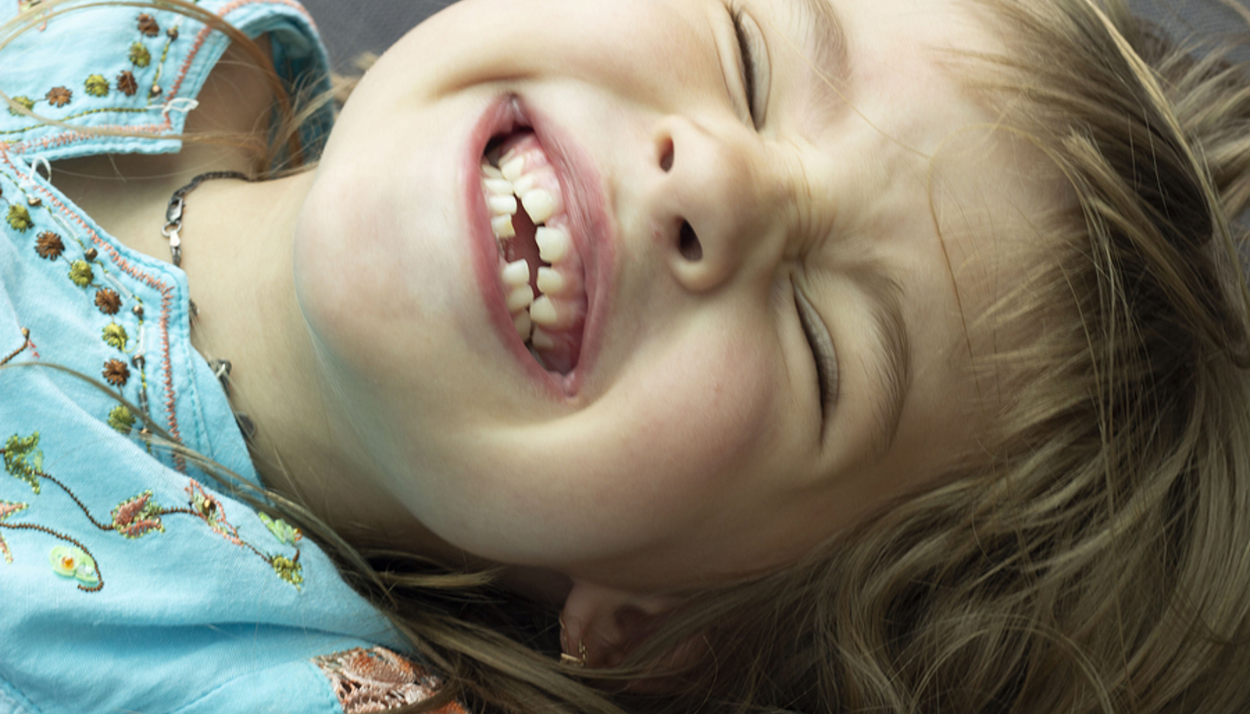 Smokk og tenner: Slik unngår du tannskader hos barn Smokk og tenner: Slik unngår du tannskader hos barn