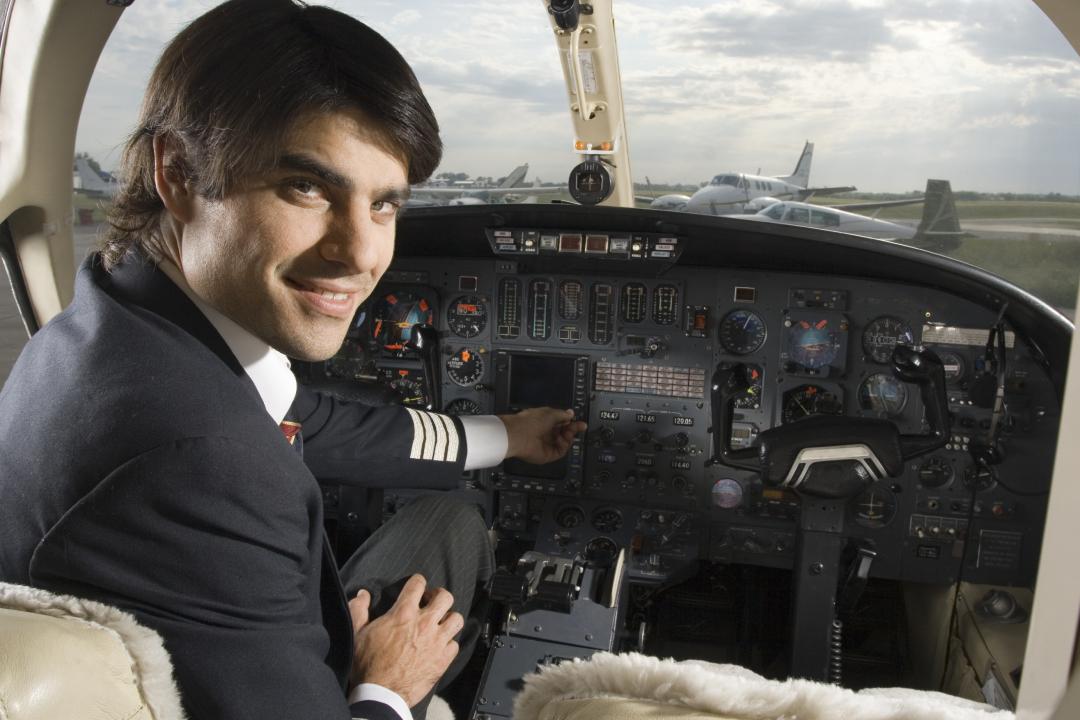 private jet pilot career path from student to captain
