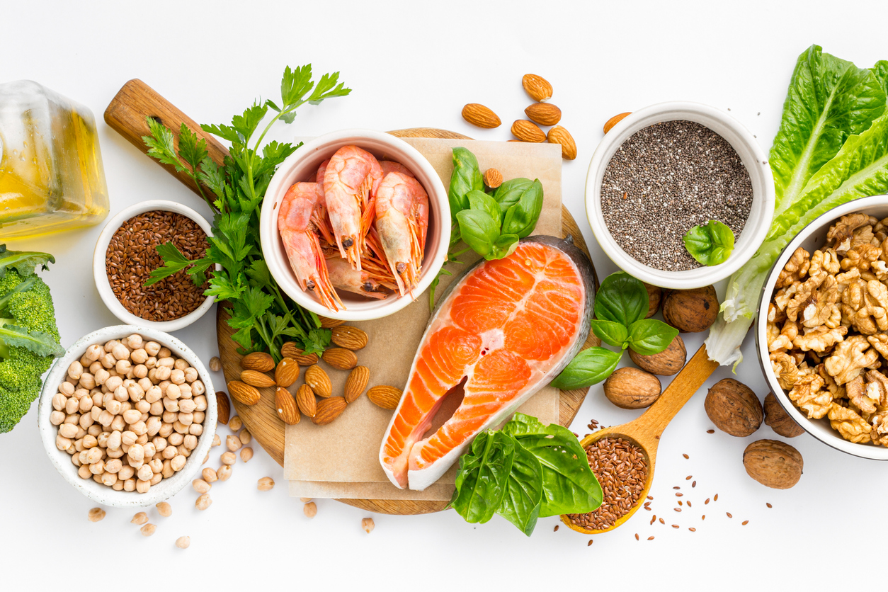 Fatty fish, seeds, and cruciferous veggies included in an endometriosis diet