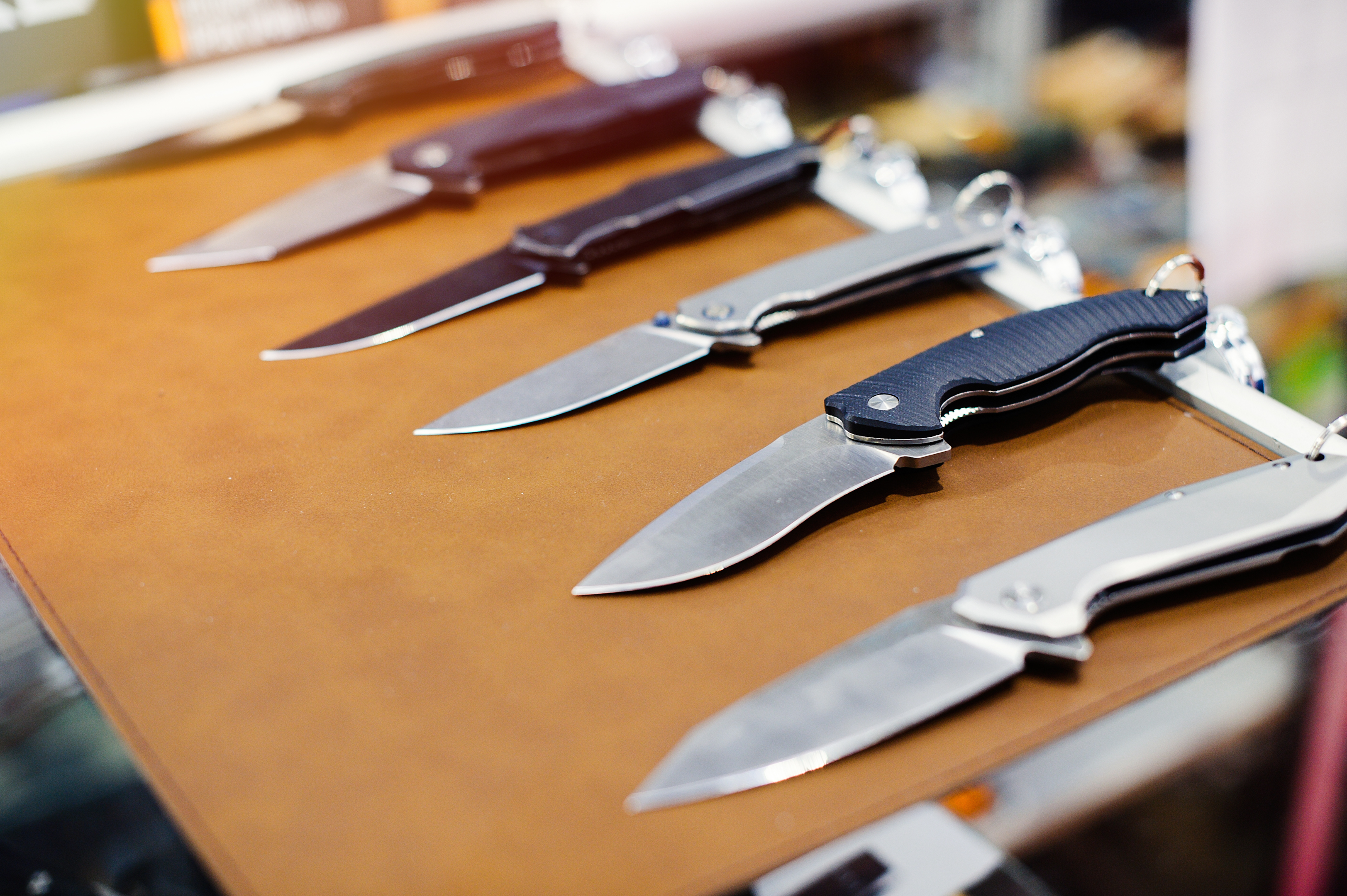 Folding knives