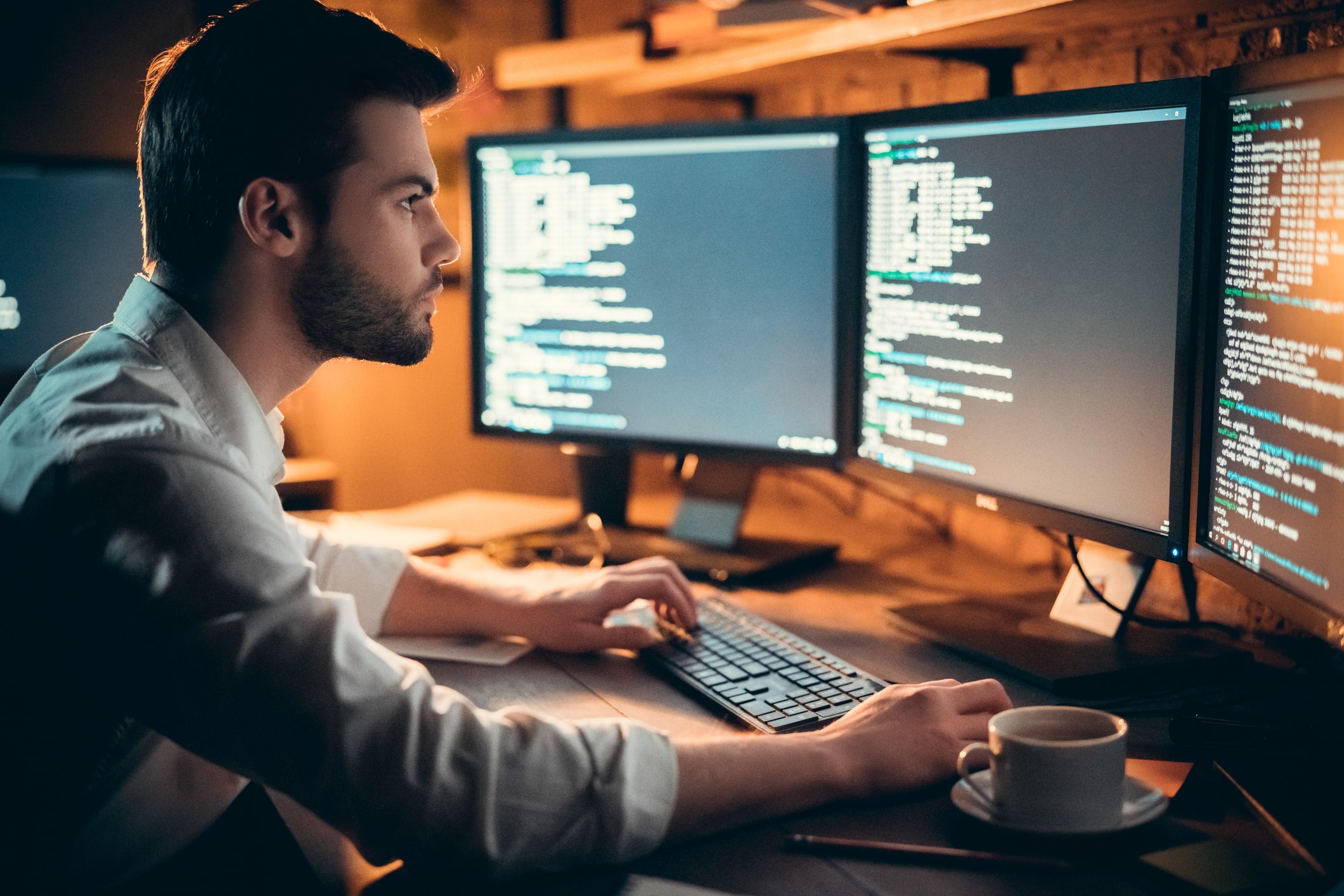 Wir bieten Unterstützungsmaßnahmen, auch beim Aufbau eines IT oder KI-Hubs in der Ukraine