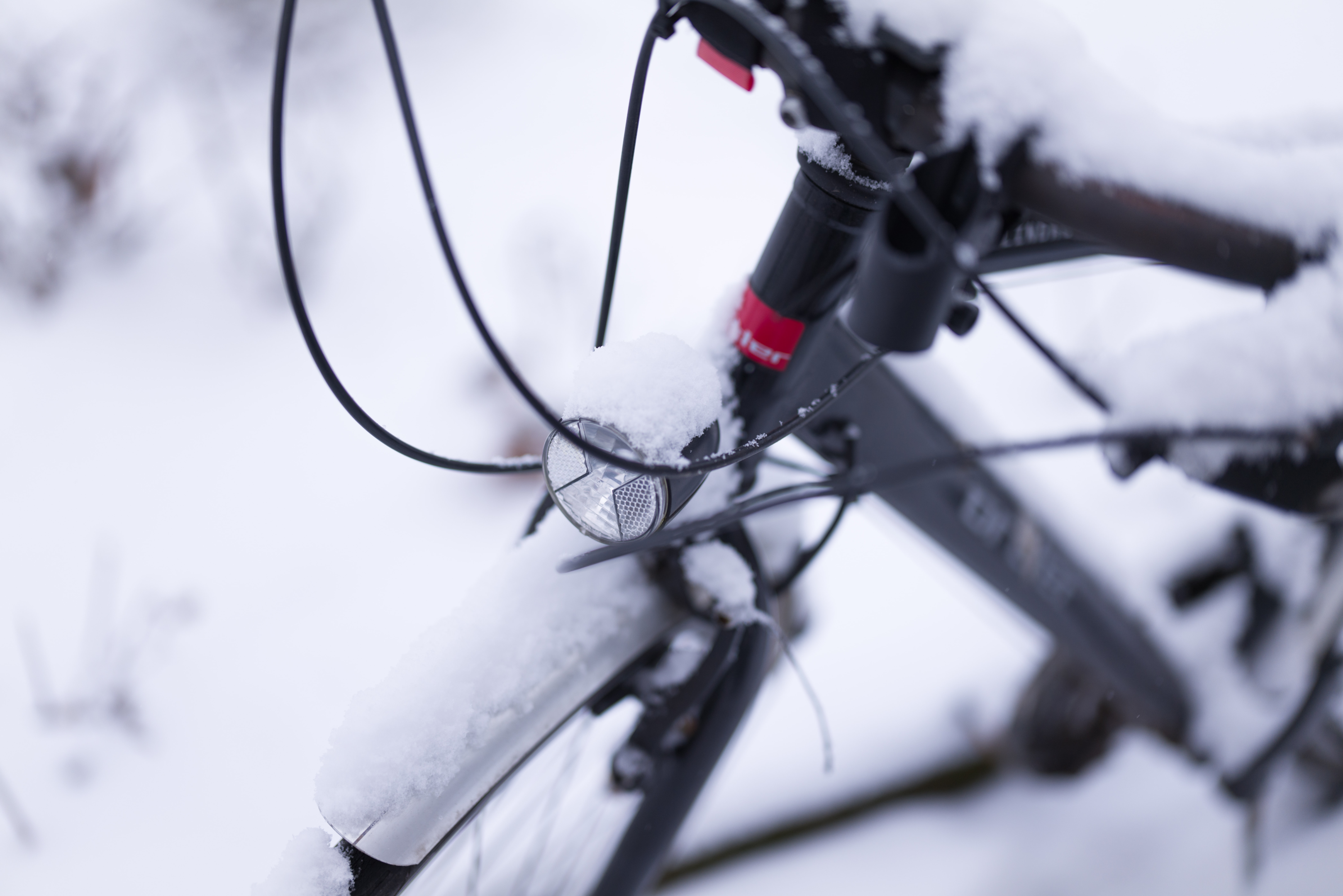 Bicicleta com Farol na Neve