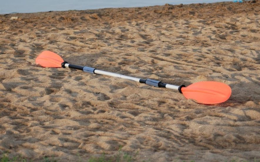 How to Grip the Kayak Paddle
