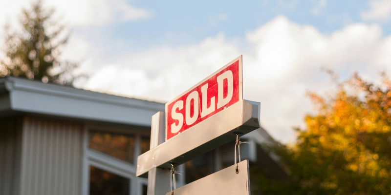 Steps to Successfully Sell a Rental Property with Tenants