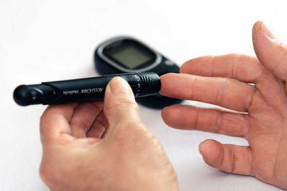 managing blood sugar to get an ideal blood sugar reading before bed 