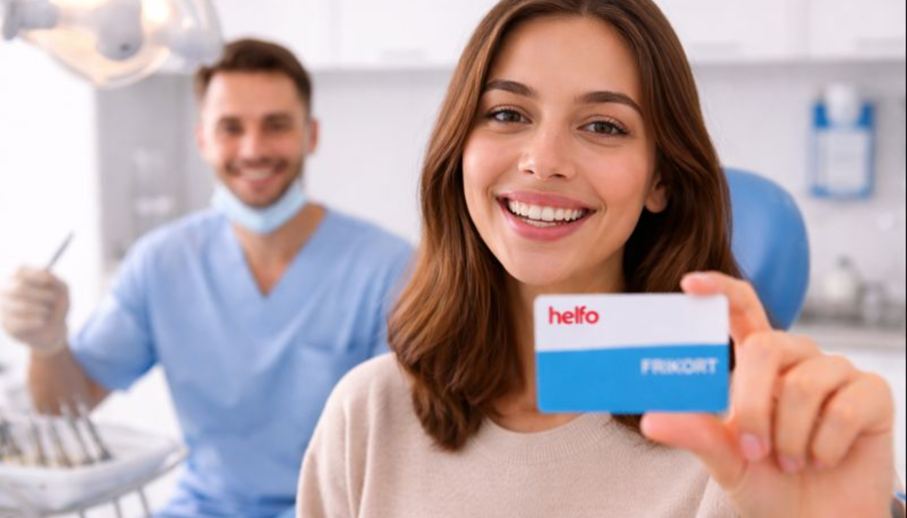 Helfo Frikort: Hva Pasienter Bør Vite om Dekning hos Tannlege 7 Pasient hos tannlege holder Helfo frikort, illustrerer offentlig dekning og refusjonsordninger ved tannbehandling.
