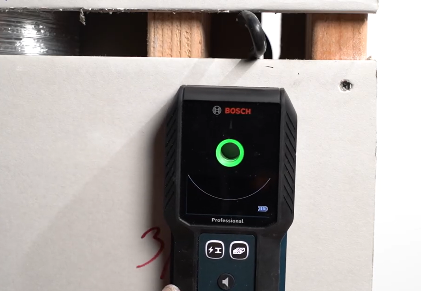 Bosch wall scanner used to detect electrical wire