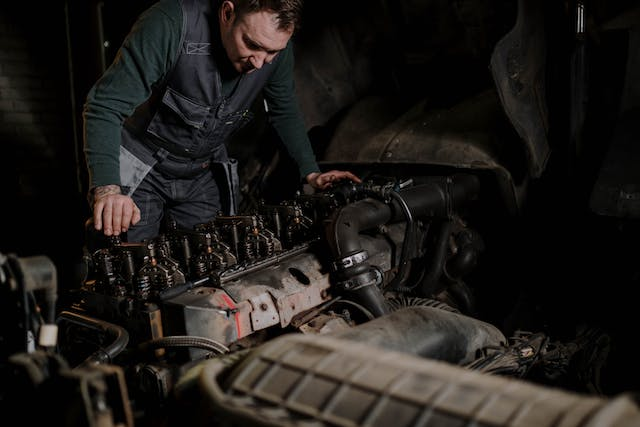 Track parts usage, service history, and repairs effortlessly with several tools desiagned for comprehensive fleet maintenance.