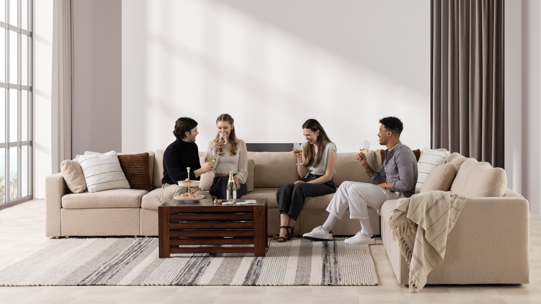 Conversation corner with modular couch
