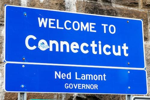 Welcome to Connecticut sign as you enter the state from Rhode Island on I-95