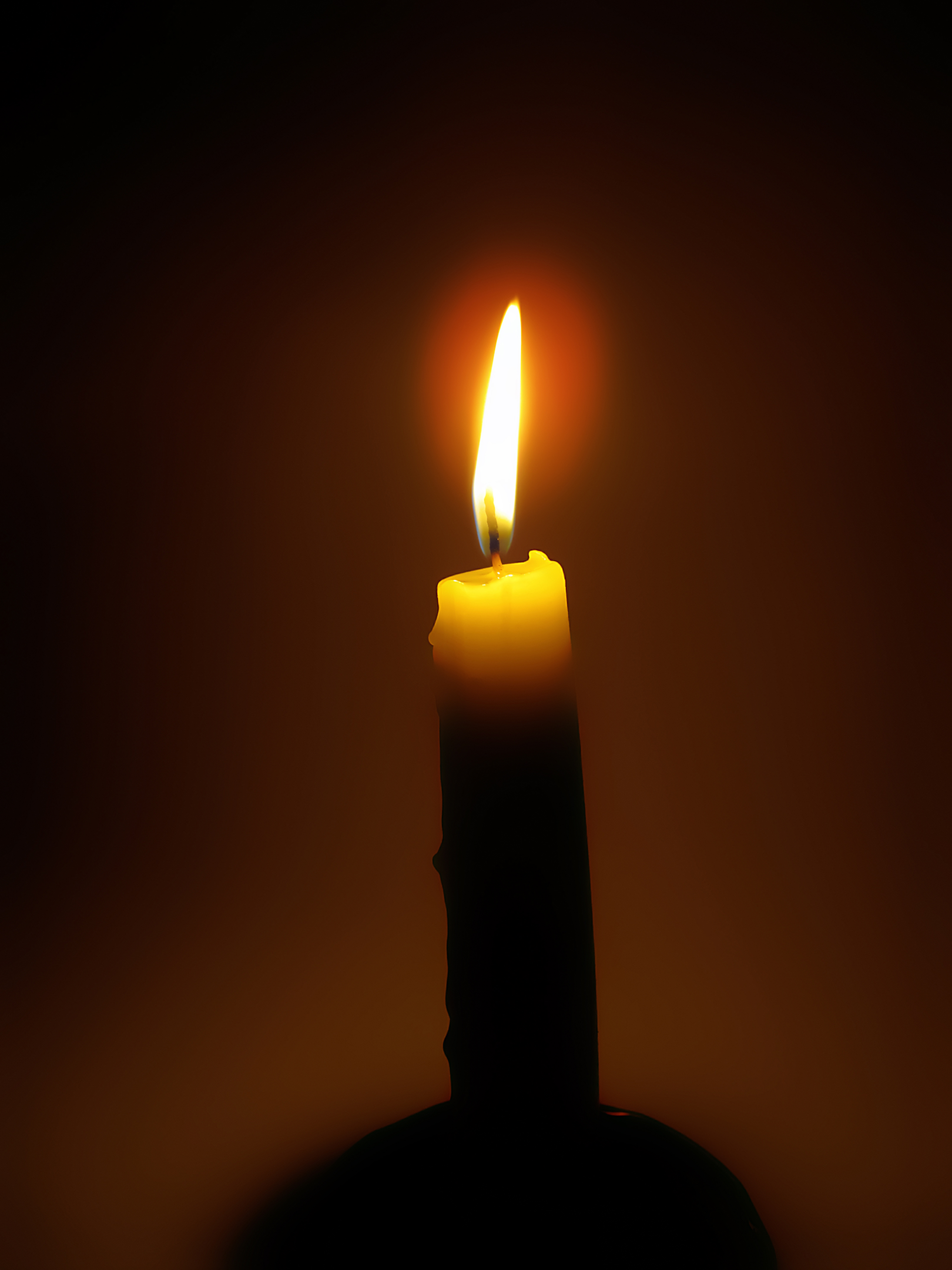 An improperly trimmed wick will limit your candle's life span.