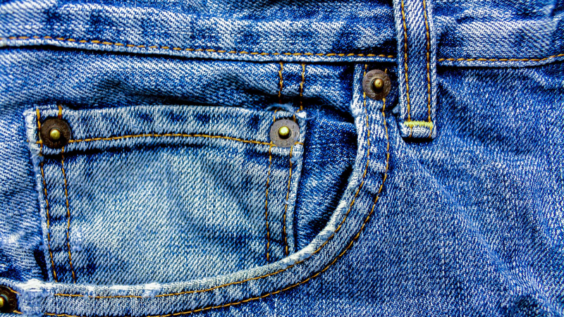 Caring tips of denim clothing