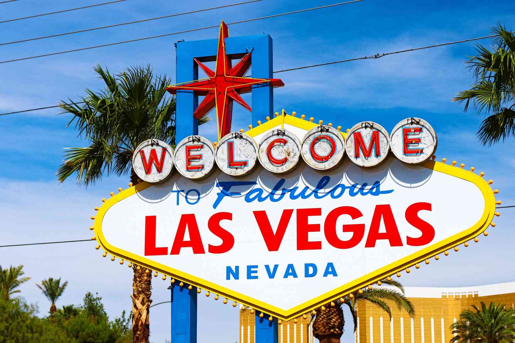 How To Get The Perfect Picture At The Vegas Sign -Blog-Salt Water