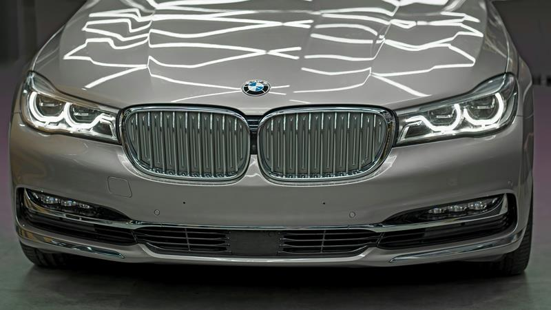 White BWM 7 Series Front end