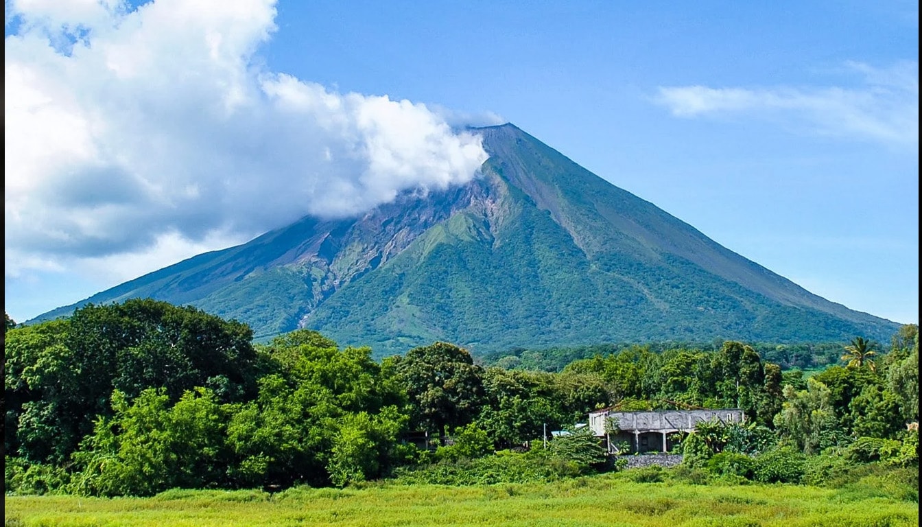 A beautiful landscape of Nicaragua, the home of Rocky Patel cigars.