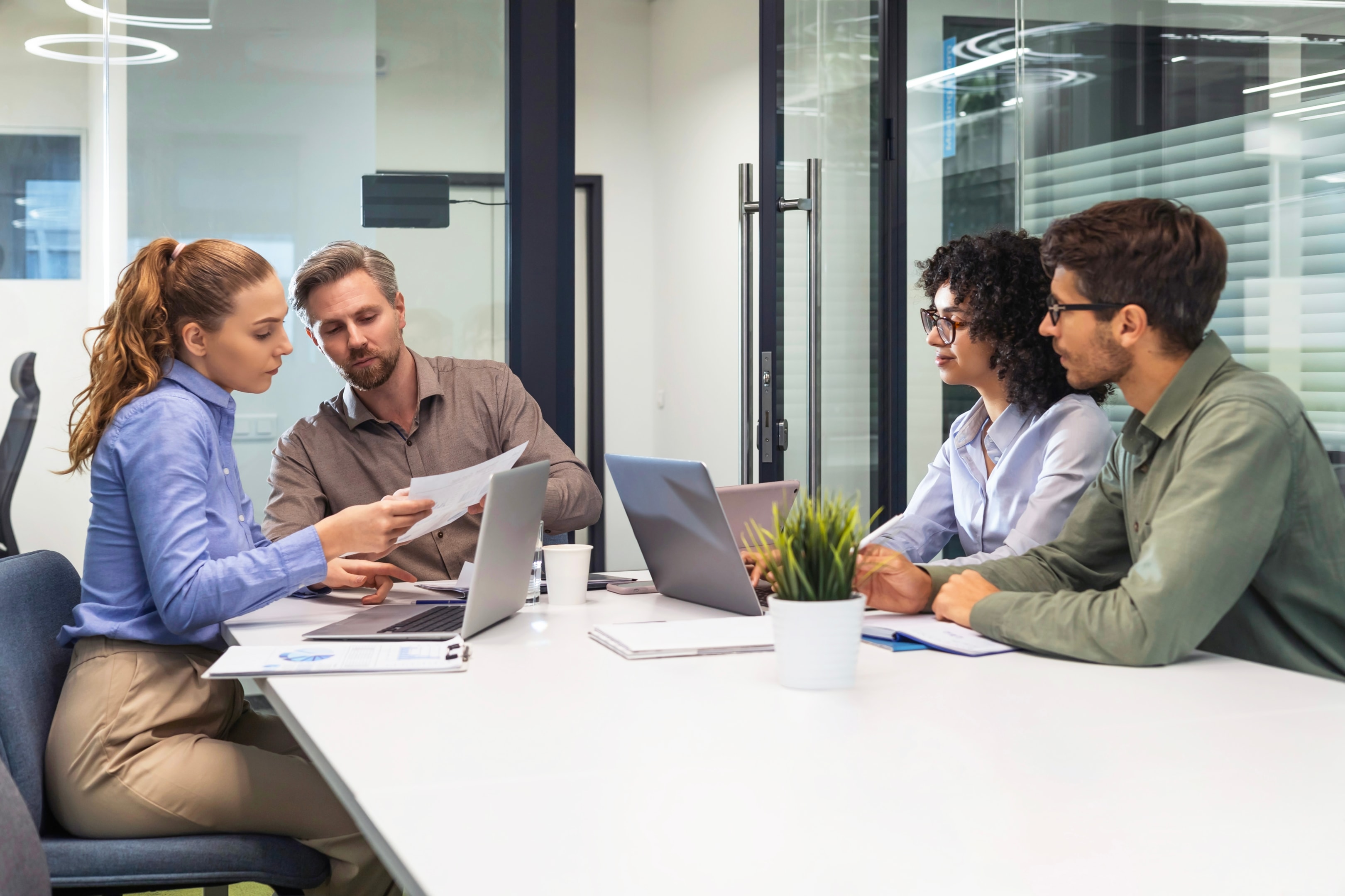 zespół zaangażowany w proces onboardingu pracownika