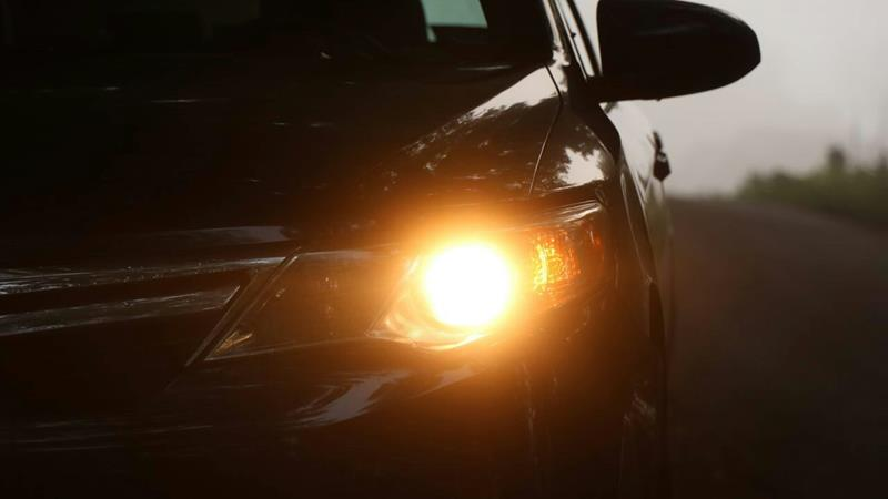 Headlight with warm color temperature